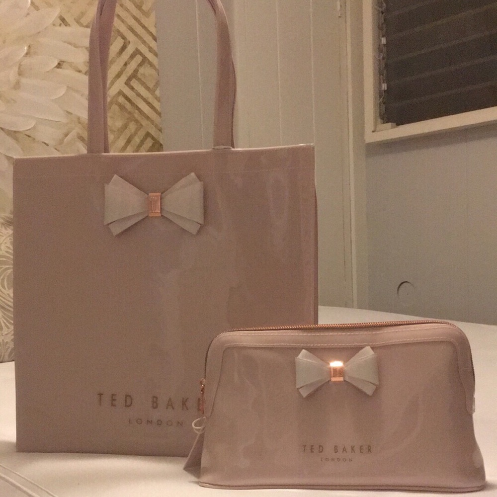 Meet your Posher, Lorie