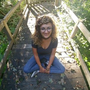 Meet your Posher, Ana