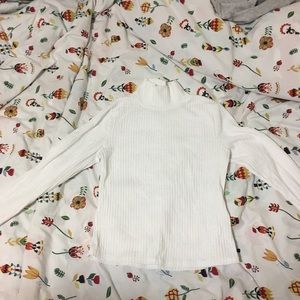 White turtleneck basic long sleeve shirt