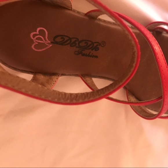 Strapped Sandals - Picture 3 of 4