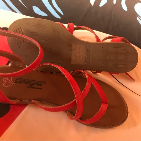 Strapped Sandals - Picture 4 of 4