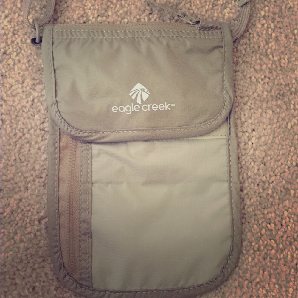 Neck wallet for travel