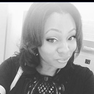 Meet your Posher, Laurie