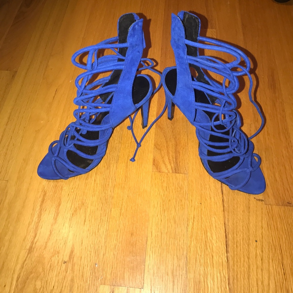 Women’s Heels - Picture 6 of 8