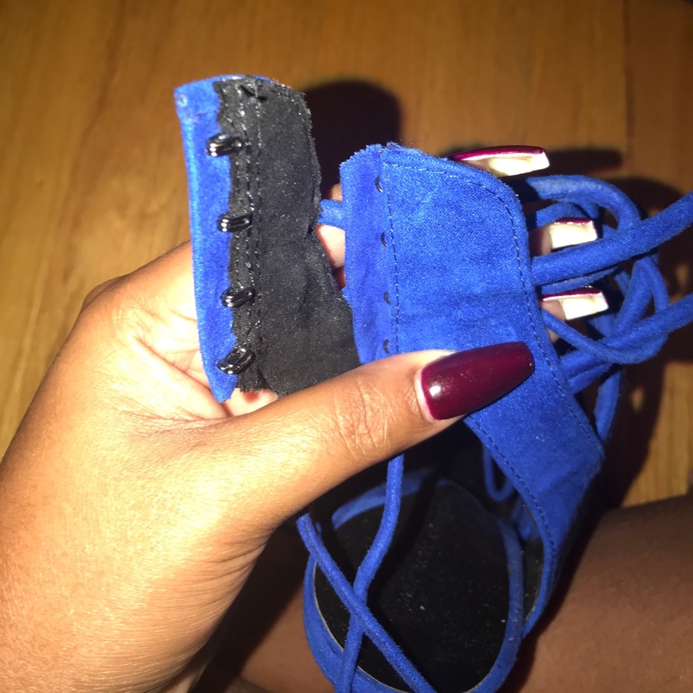 Women’s Heels - Picture 7 of 8
