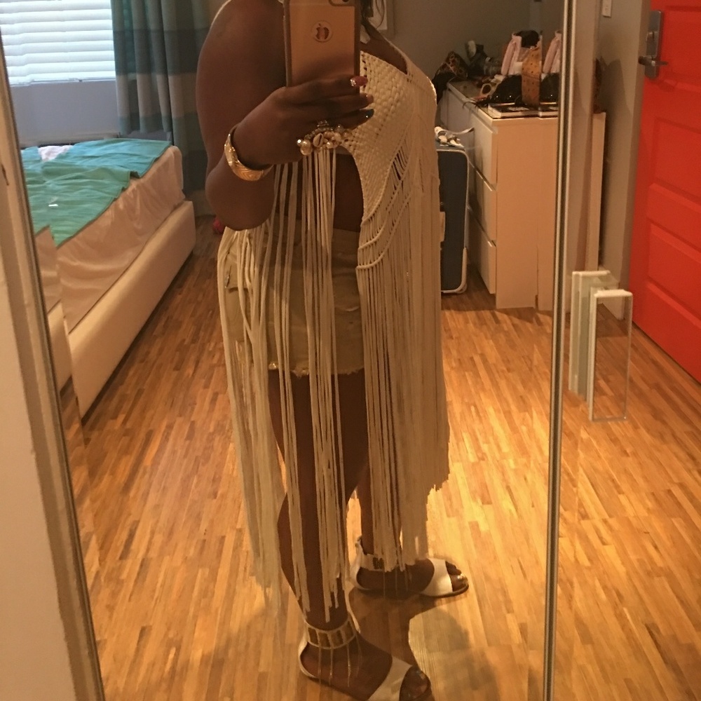White very cute fringed top