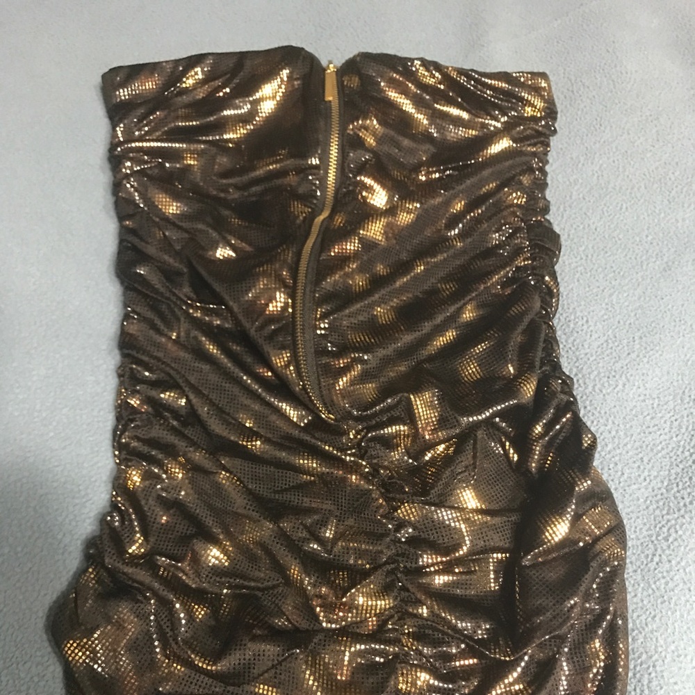 Strapless top