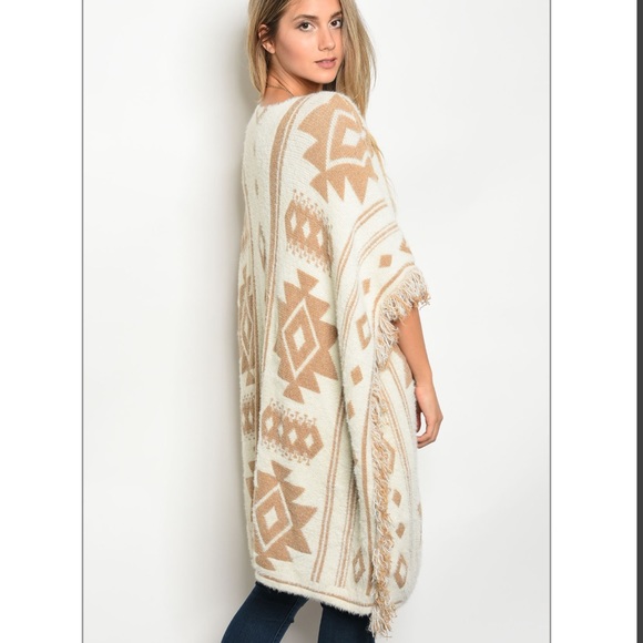 LAST 1✨CREAM TAUPE TRIBAL PRINT OVERSIZED SWEATER - Picture 2 of 5