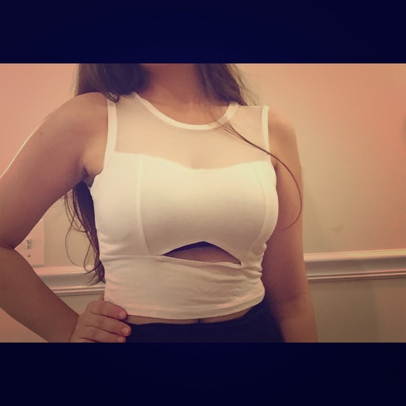 Crop top - Picture 1 of 3