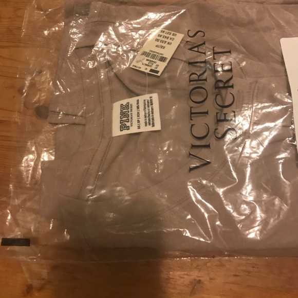 PINK new long sleeve tee 😍 - Picture 4 of 4