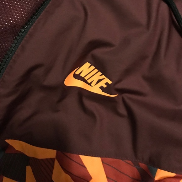 Nike Windbreaker - Picture 3 of 4