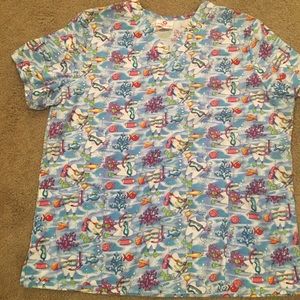White cross scrub top size xl nearly new
