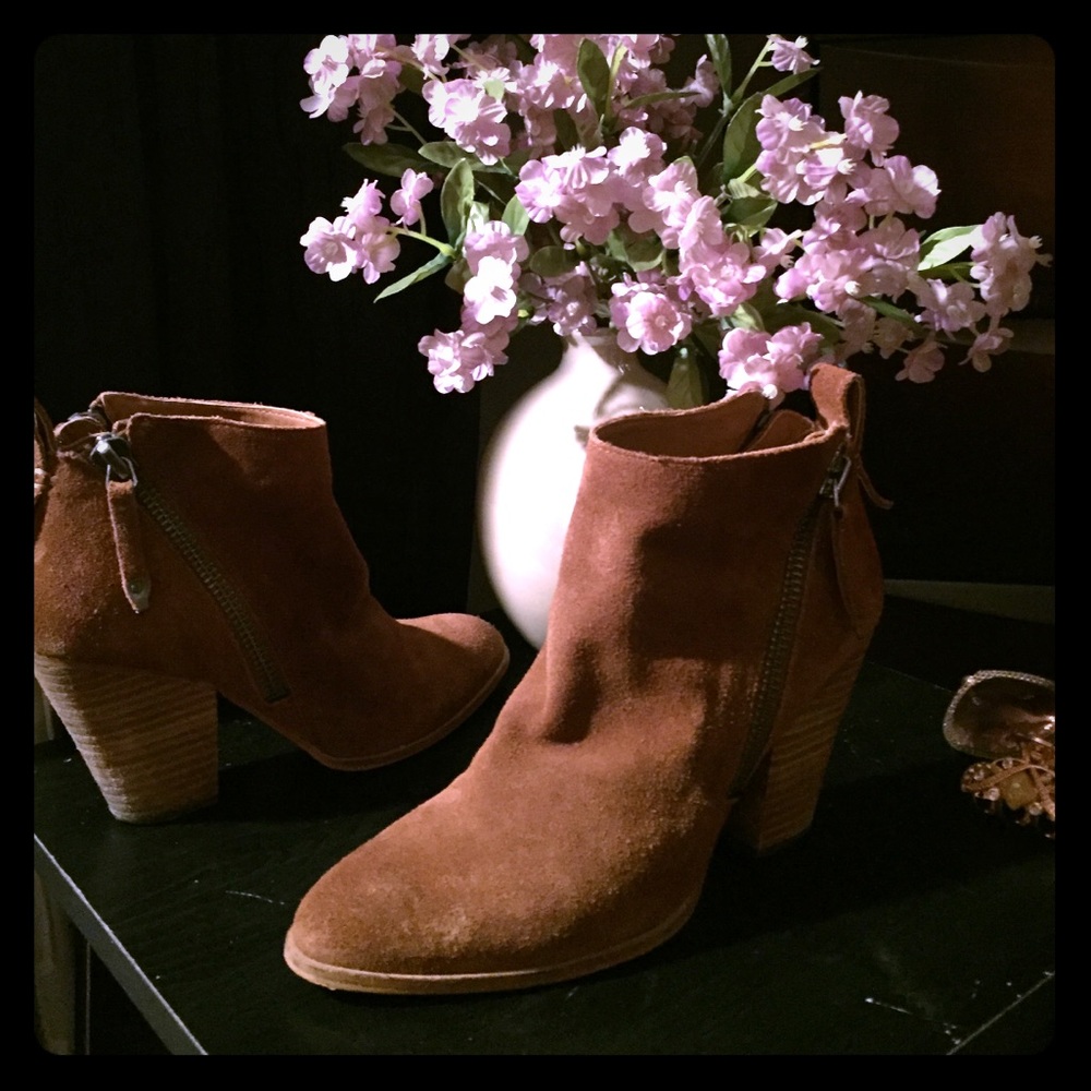 Chestnut Suede Heel Booties-Perfect for fall! 🍂👜