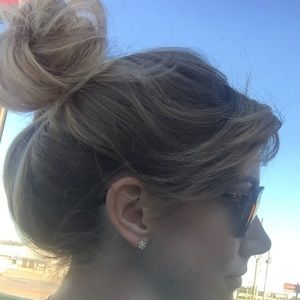 Meet your Posher, Holly