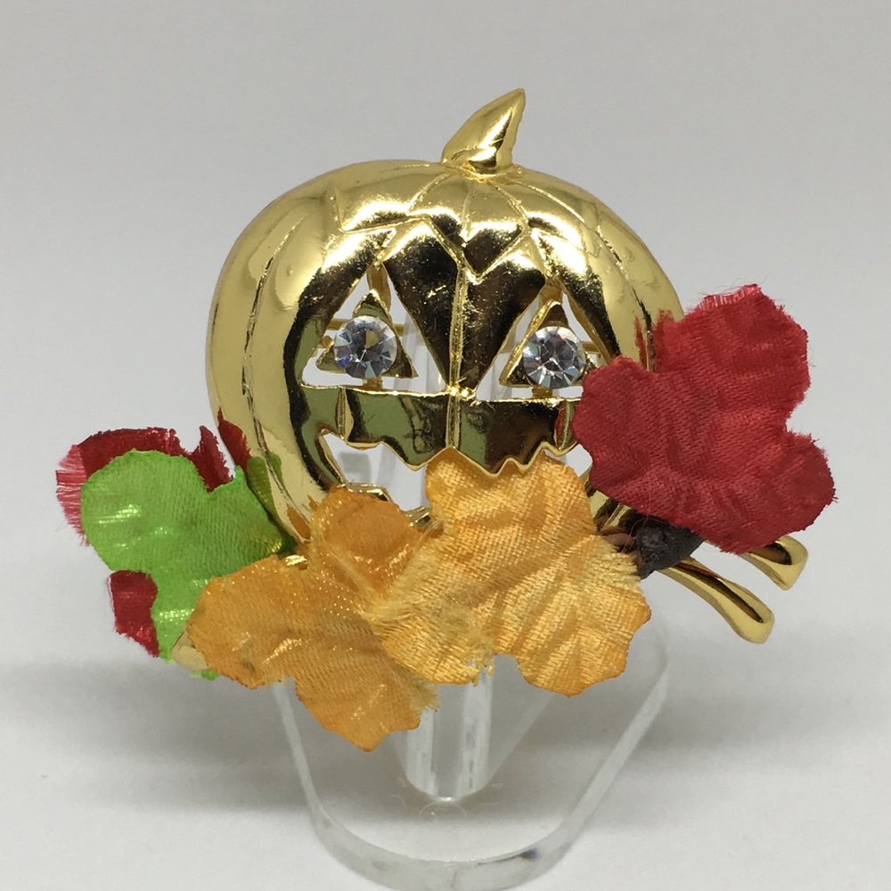 Avon Pumpkin Jack-o-lantern Halloween Brooch Pin