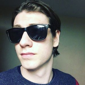 Meet your Posher, Aaron