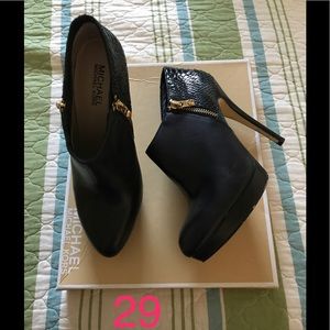 Gorgeous Michael Kors Black Leather Booties