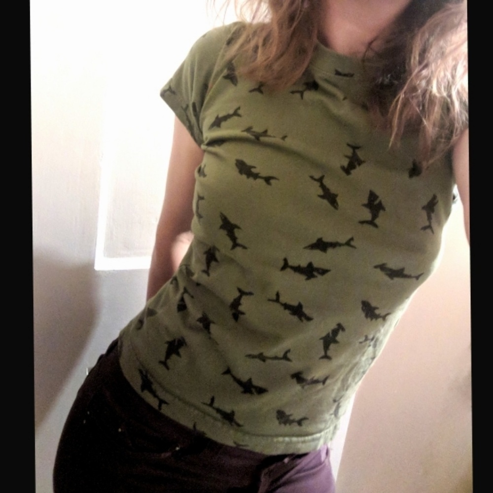 °Olive°Green°Skater Shark Top