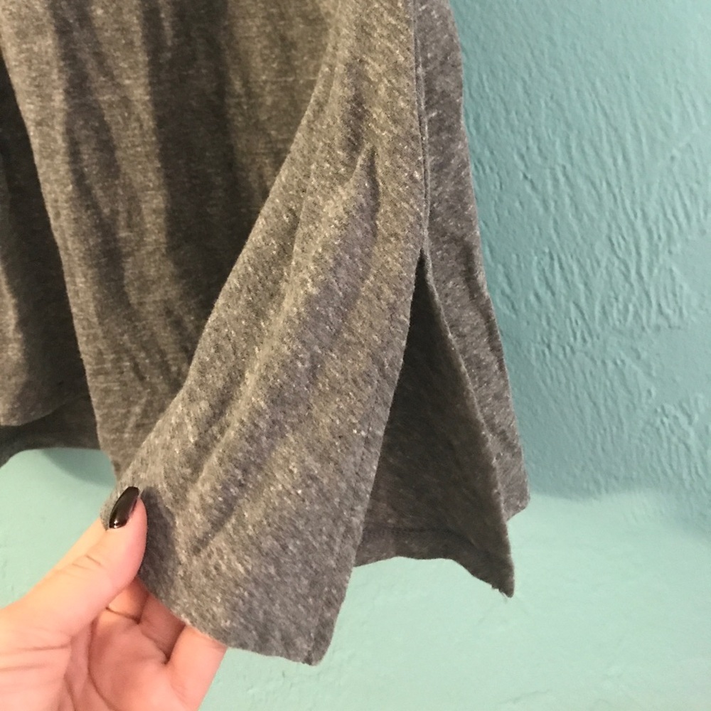 SOLD🦄LuLaRoe Unicorn Grey Varsity Perfect Tee XS - Picture 4 of 5