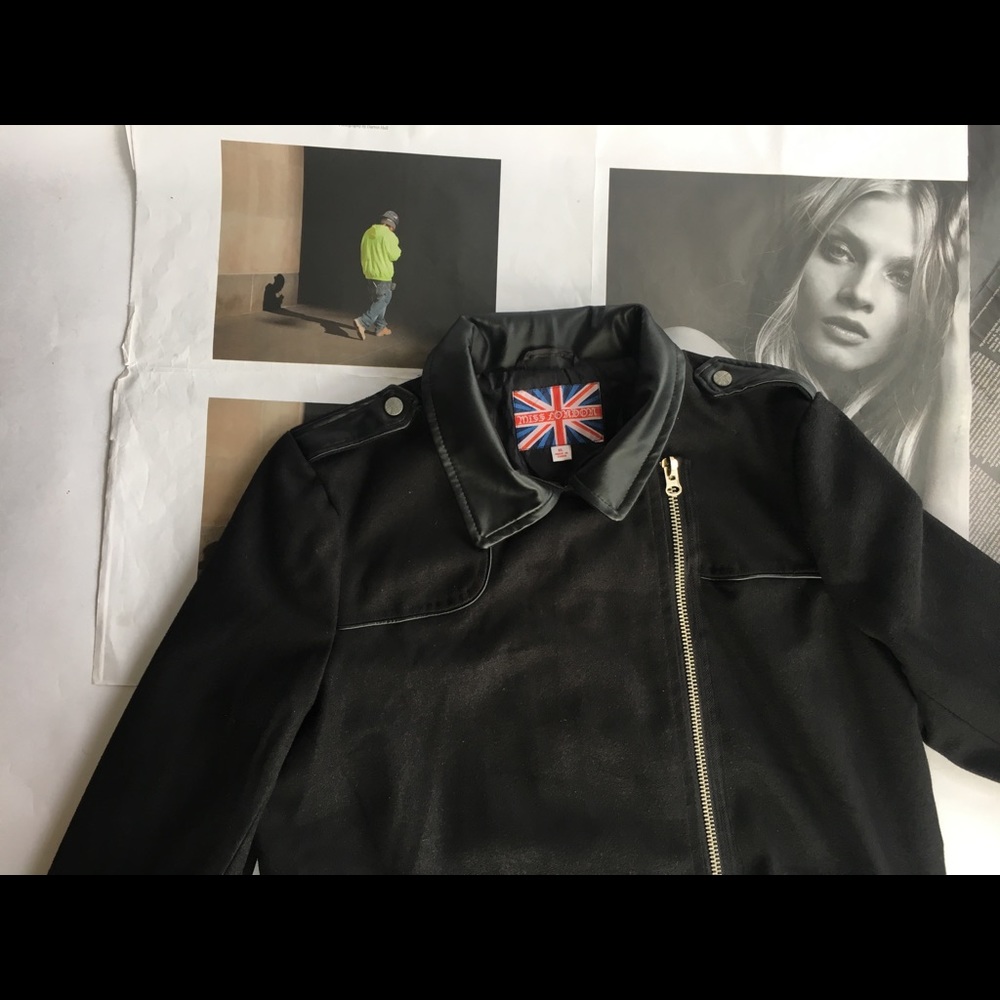 Coat - Picture 3 of 4
