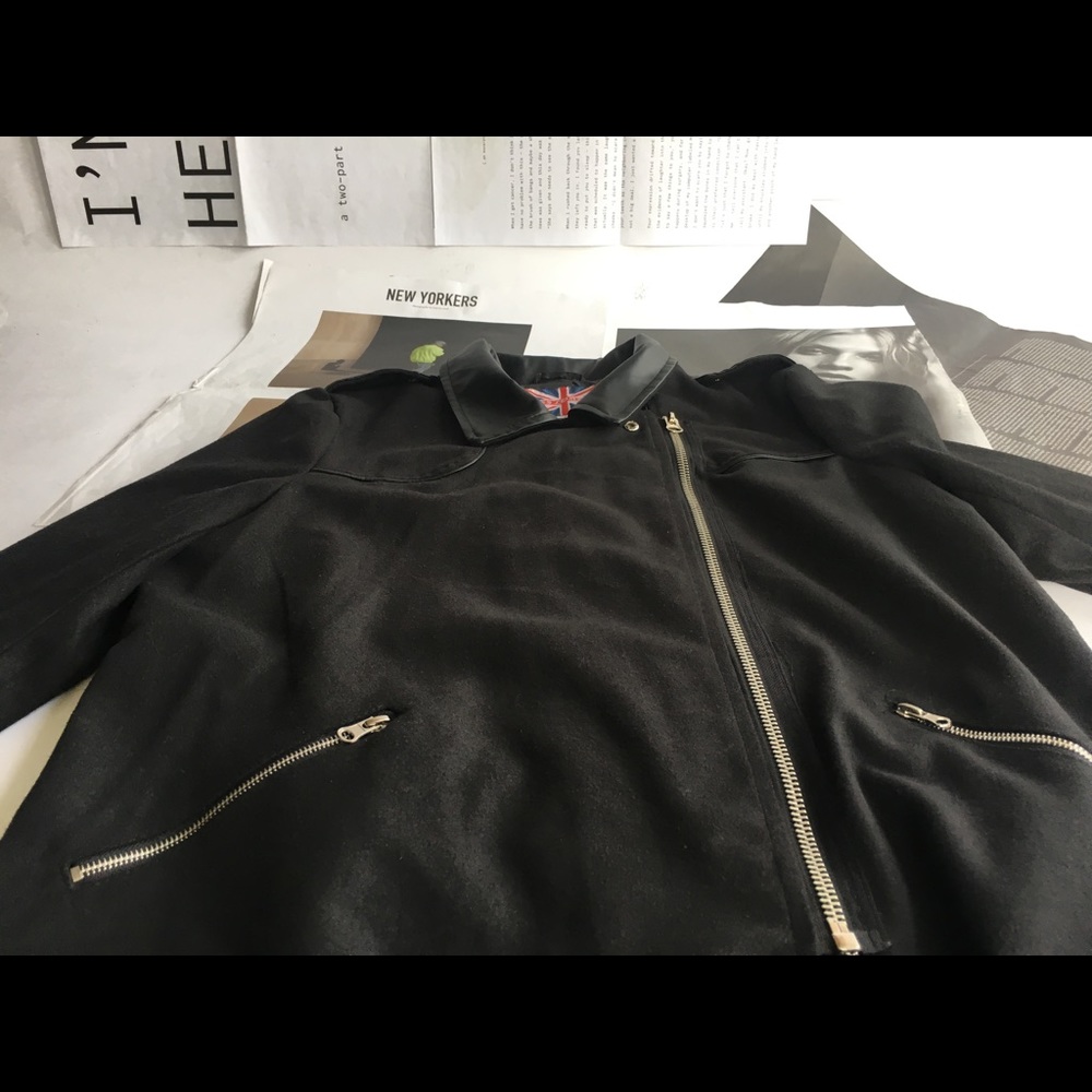 Coat - Picture 4 of 4