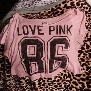 Vs pink! Large logo slouch top!
