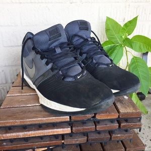 Black nike basketball shoes