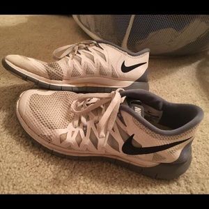 Nike Tennis Shoes