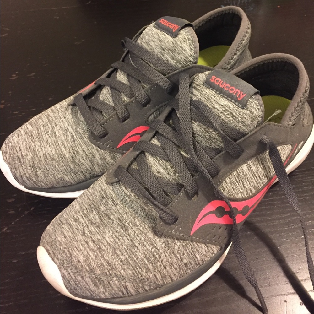 Grey Saucony Kineta Series Running Shoes