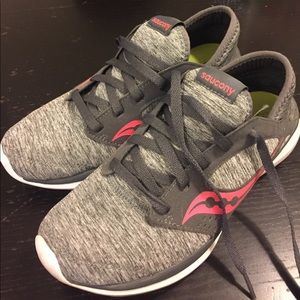 Grey Saucony Kineta Series Running Shoes