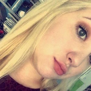 Meet your Posher, Catherine