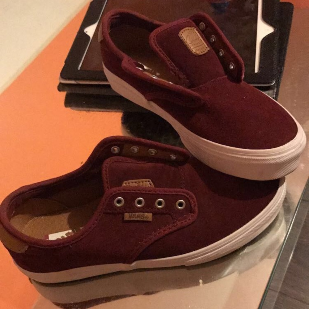 Vans maroon and white (youth 4)