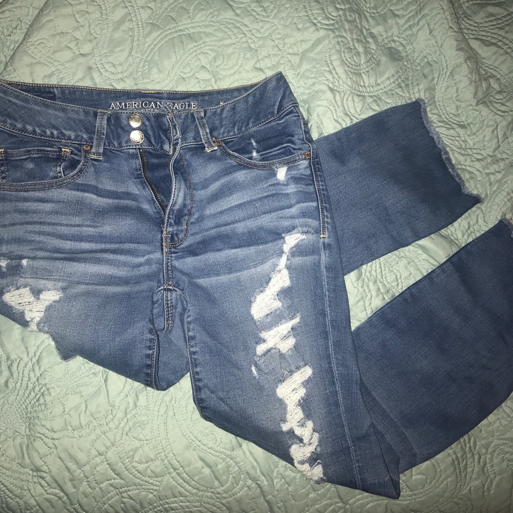 American Eagle Distressed Cropped Jeans