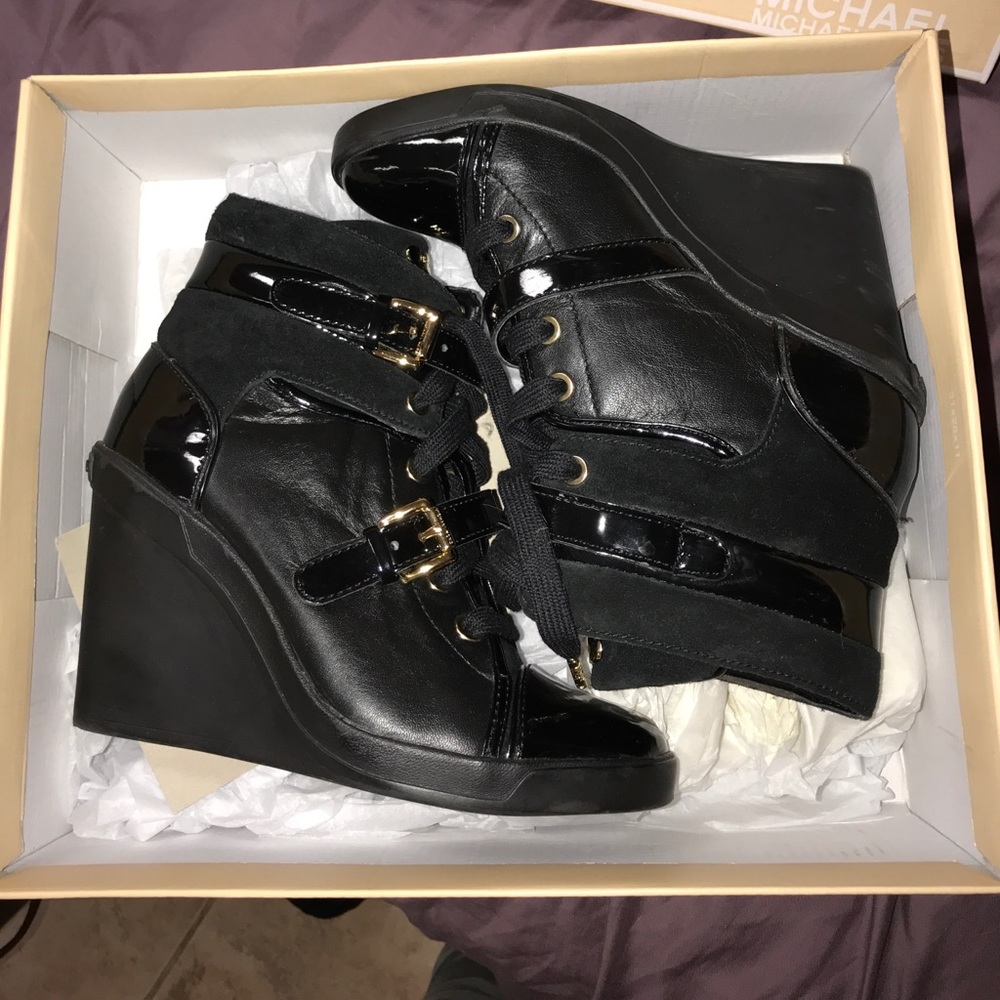 ❗️HOST PICK❗️Authentic Michael Kors wedge sneakers