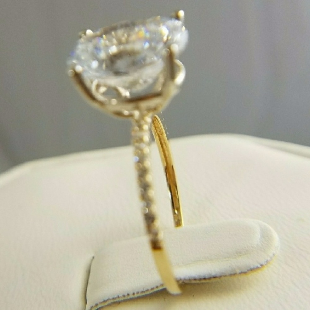 Dainty 14k Yellow Gold 3ct Oval Engagement Ring - Picture 2 of 9