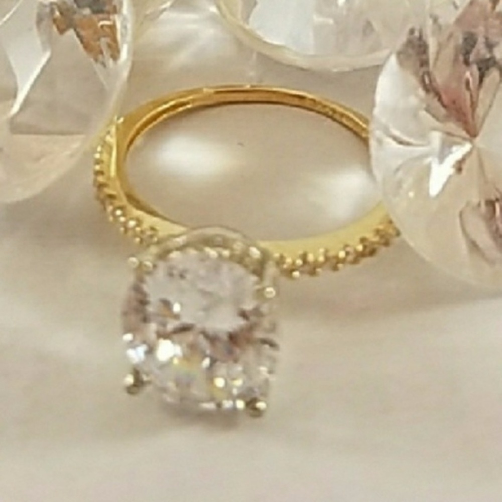 Dainty 14k Yellow Gold 3ct Oval Engagement Ring - Picture 5 of 9