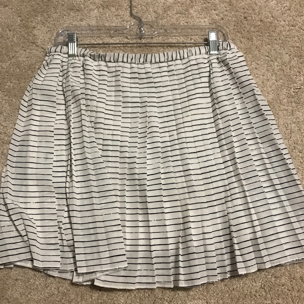 Banana Republic Striped Pleated Skirt