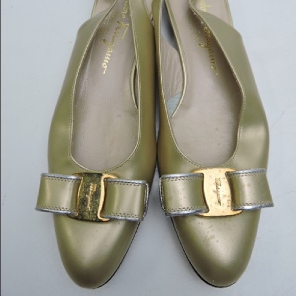 Ferragamo 1 inch sling back Vera bow Size 7 - Picture 1 of 6