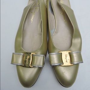 Ferragamo 1 inch sling back Vera bow Size 7