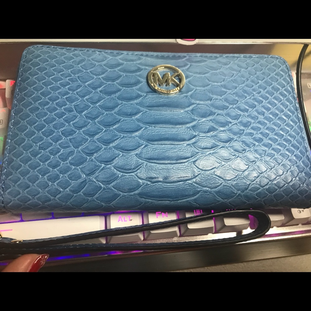MK long wallet