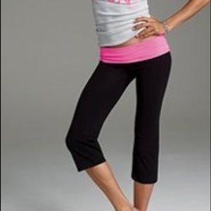 VS PINK cropped yoga pants