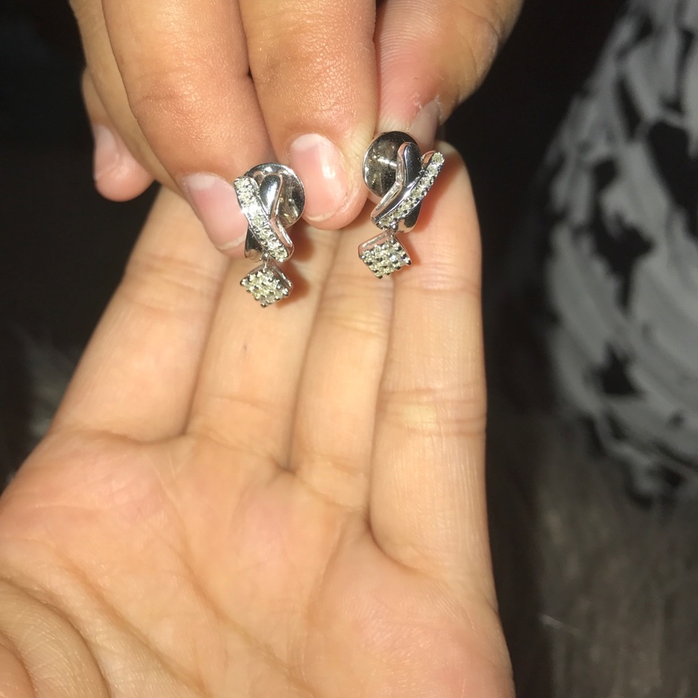 14k white gold with diamond earring and ring set