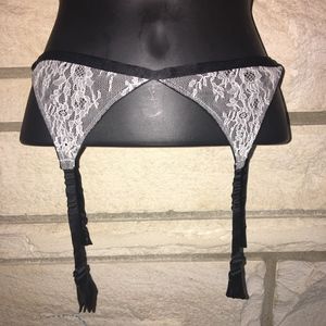 CARINE GILSON GARTER BELT