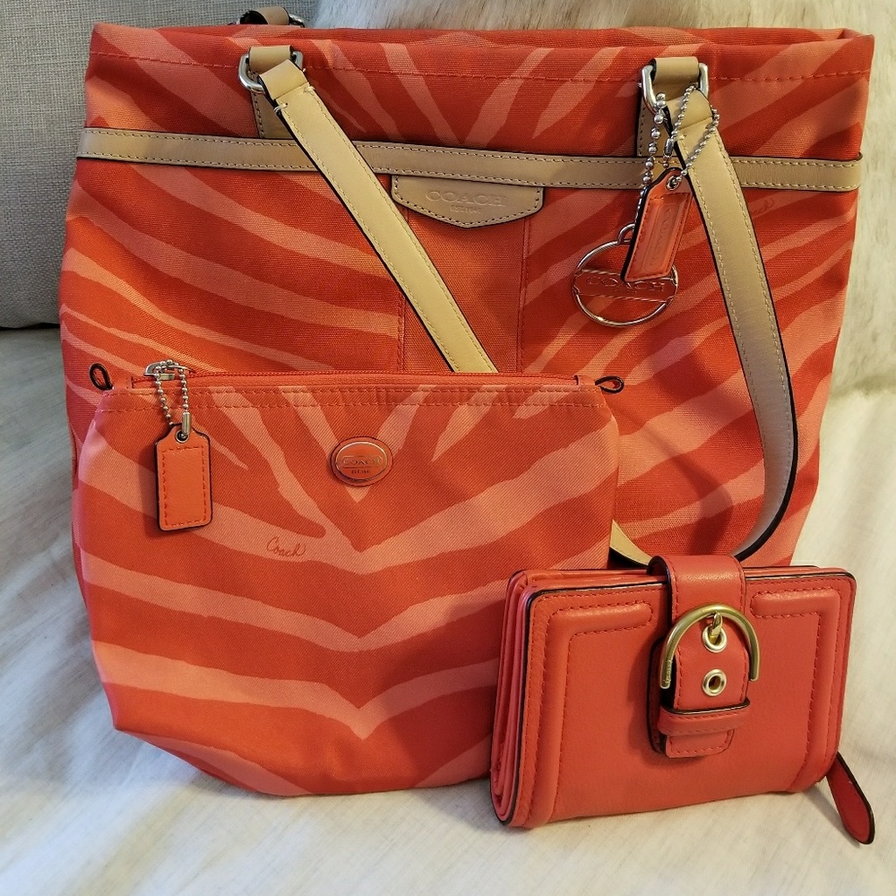 Coach purse, makeup bag and small wallet