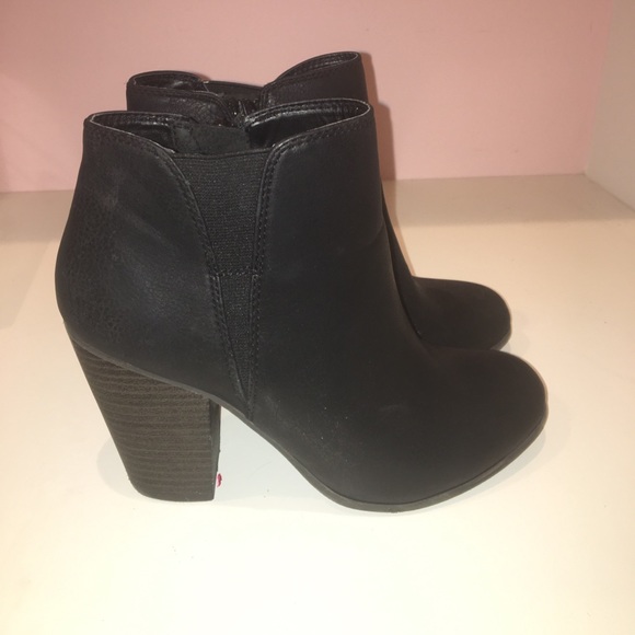 Ferglicious Booties - Picture 3 of 3