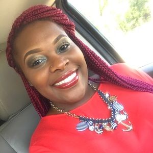 Meet your Posher, Hollie