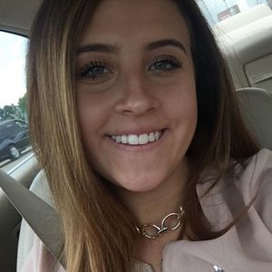 Meet your Posher, Chloe