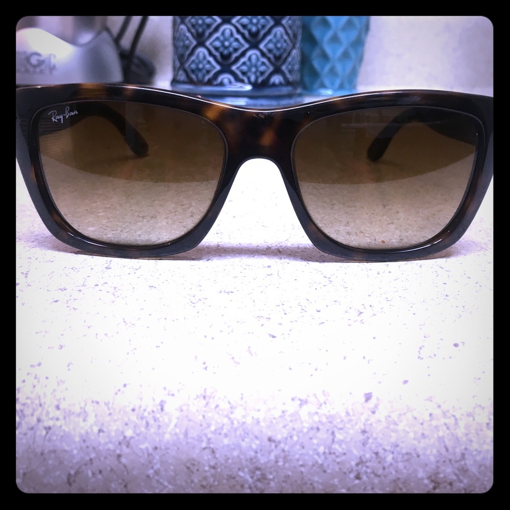 Tortoise Shell Raybans