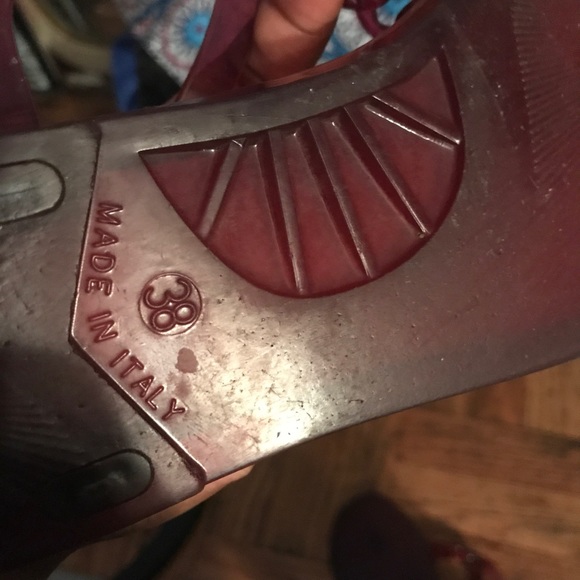 SOLD Burberry jelly sandal - Picture 3 of 3