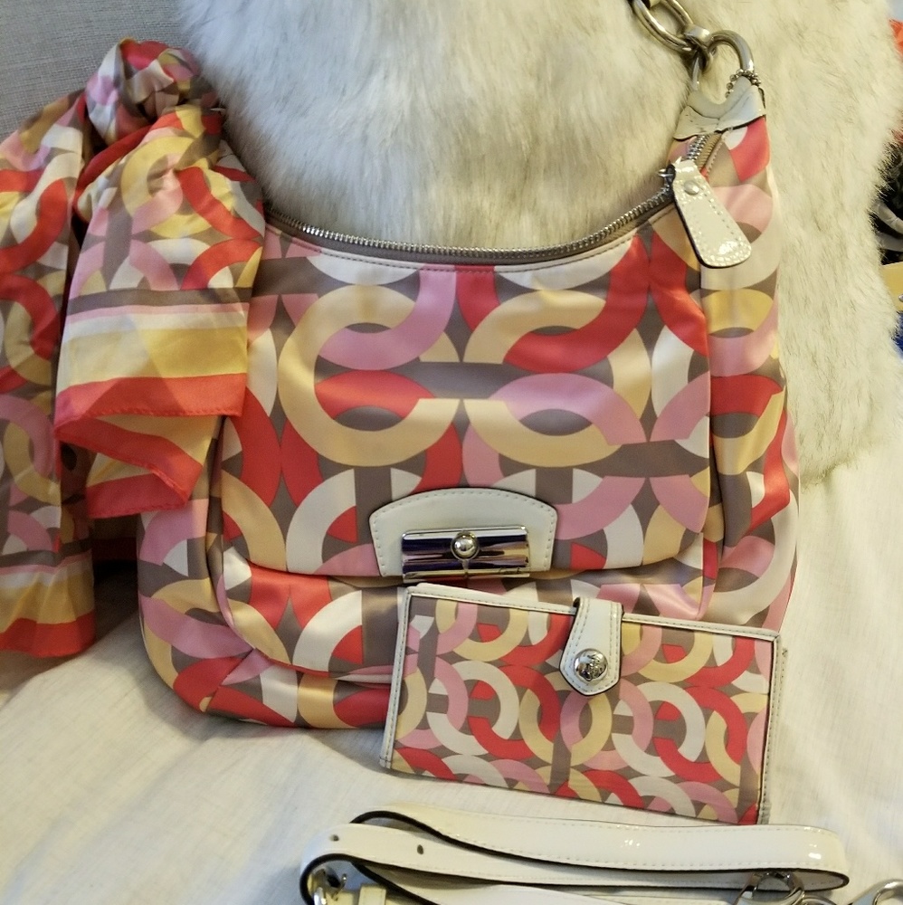 Coach purse with matching wallet and scarf